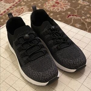 Easy Spirit xDenise Austin Black Knit Slip-On Sneakers w/ White Sole